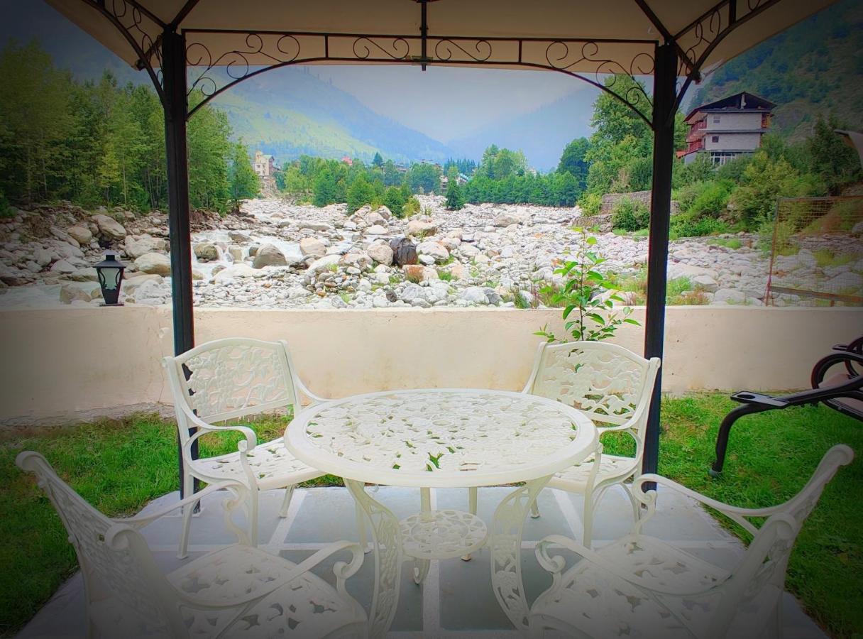 सहारा The Allure Grand - A Riverside And 4*