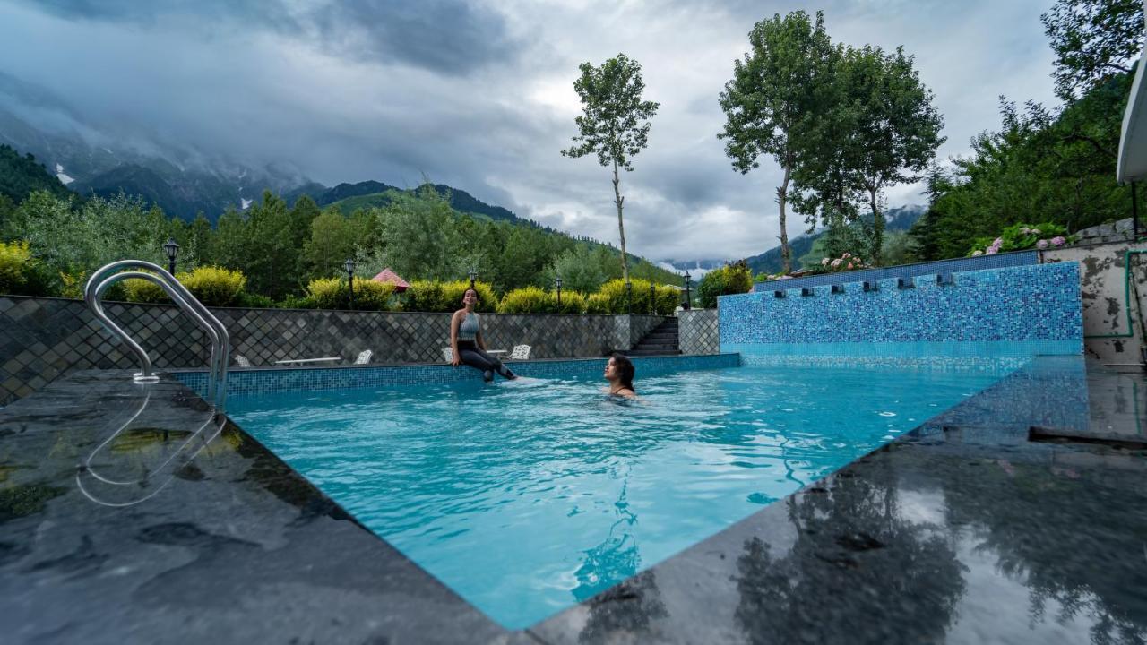 सहारा The Allure Grand - A Riverside And