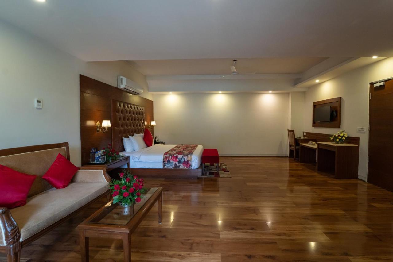 सहारा The Allure Grand - A Riverside And Manali (Himachal Pradesh)