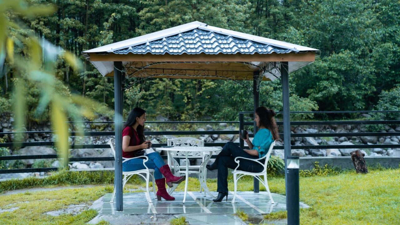 सहारा The Allure Grand - A Riverside And