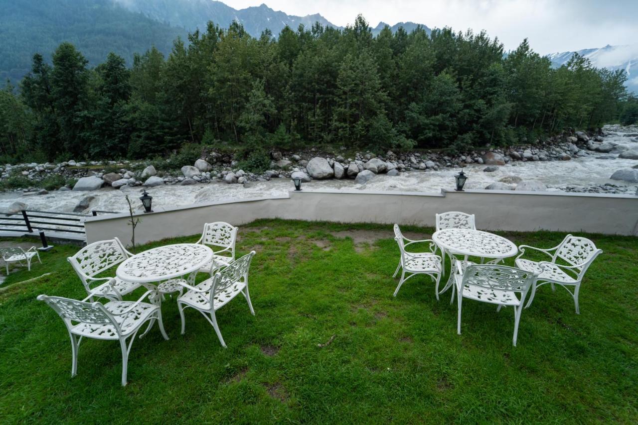 सहारा The Allure Grand - A Riverside And