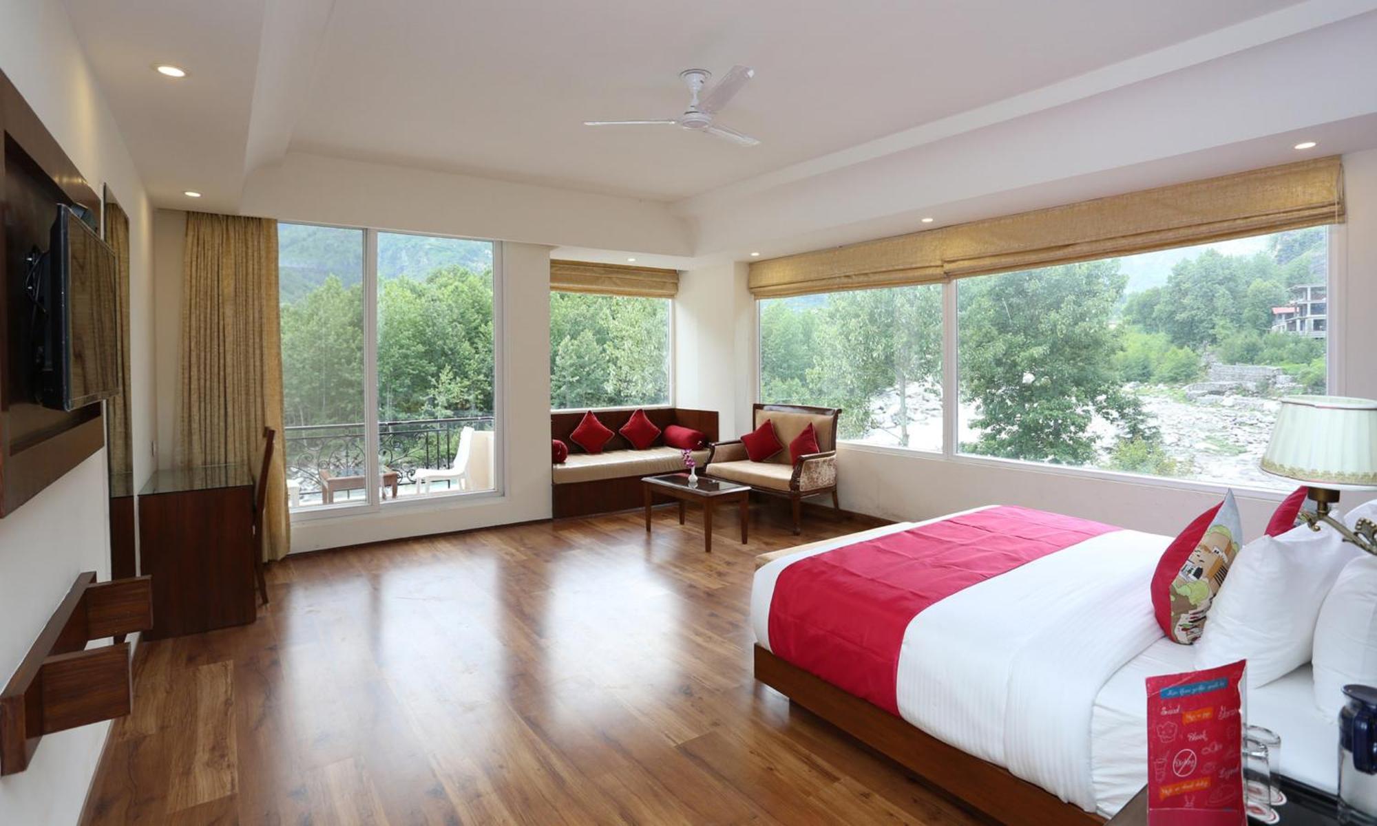 The Allure Grand - A Riverside And सहारा 4*